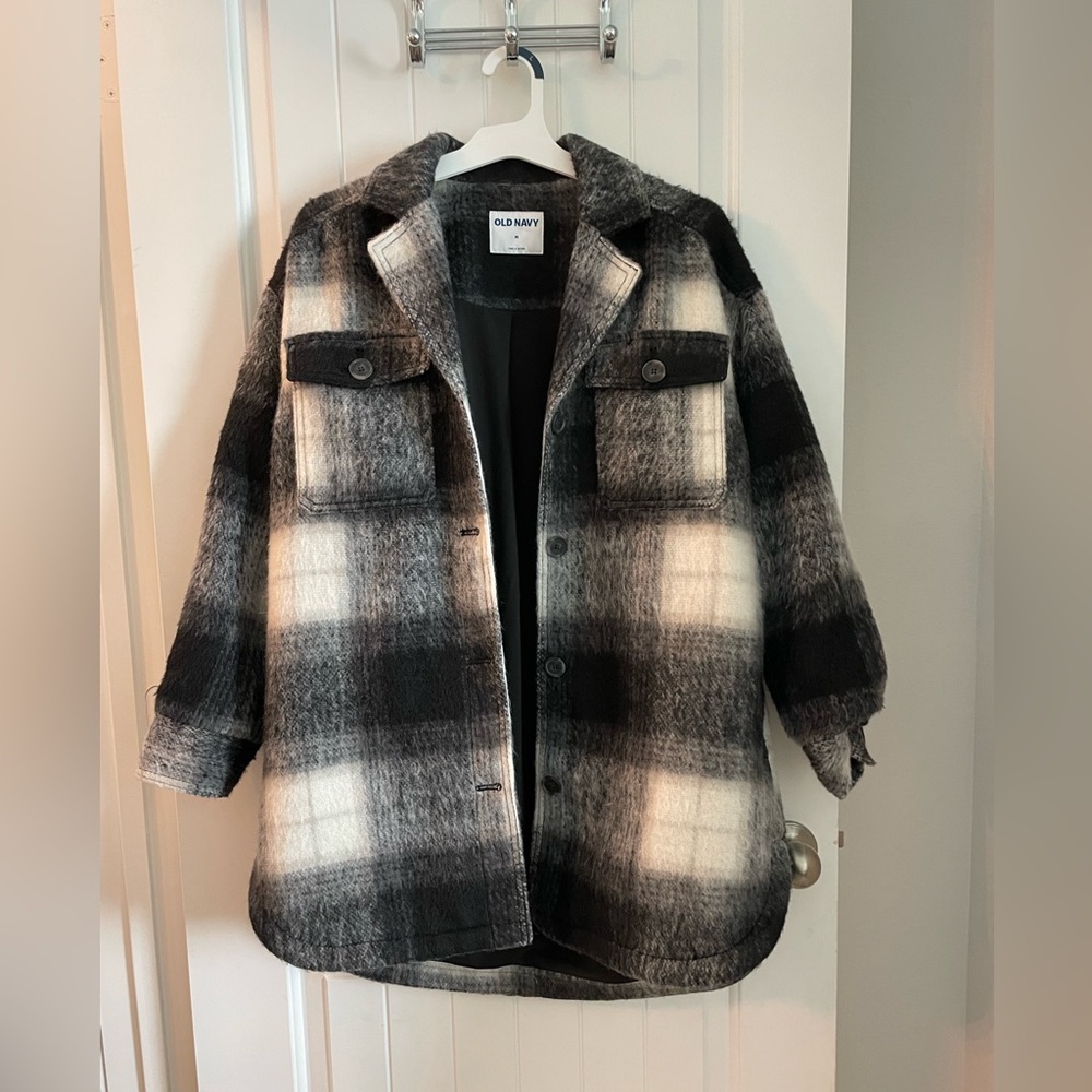 Old navy fleece/Jacket plaid checker. Size L in women’s